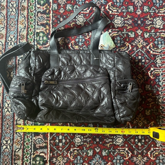 NWT Lulu Sport Brewster Tote Black Quilted Zipper - Picture 8 of 10